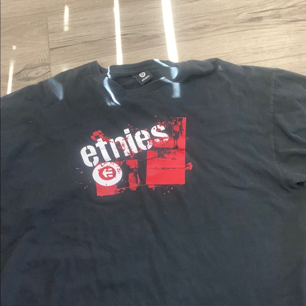 Y2k Etnies Black and Red Men's Shirt